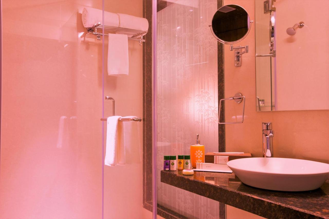 New Hotel Europa Inn ราชโกฎิ ภายนอก รูปภาพ
